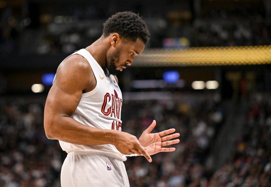 开云体育官网-米切尔0.9秒罚球准绝杀 骑士险胜掘金豪取四连胜